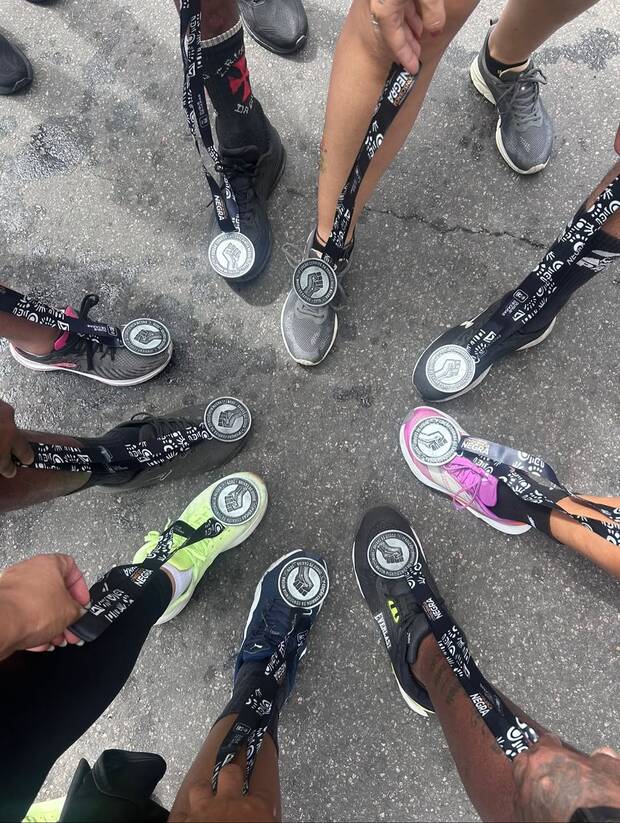 Corredor de equipe durante atividade
